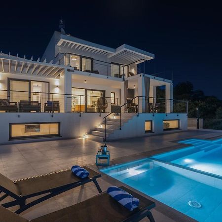 Villa Visum Šmrika Εξωτερικό φωτογραφία
